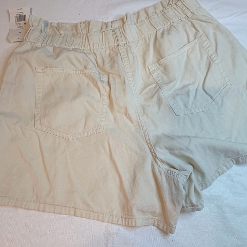 Wonderly High Waist Light Cream Shorts - Picture 3 of 7